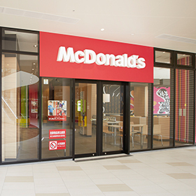 飲食店　マクドナルド ポンテポルタ千住店（飲食店）まで380m