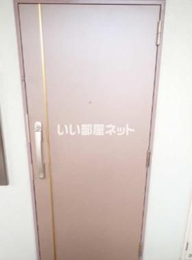 カスタリア志賀本通の玄関写真