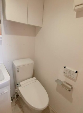 京急本線 生麦駅 徒歩2分 4階建 築7年のトイレ写真