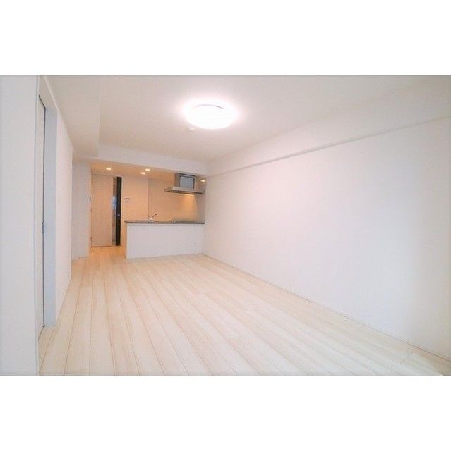グランカーサ南千住の居間写真