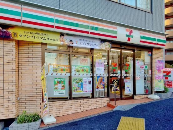 コンビニ　セブンイレブン 新宿曙橋駅東店（コンビニ）まで227m