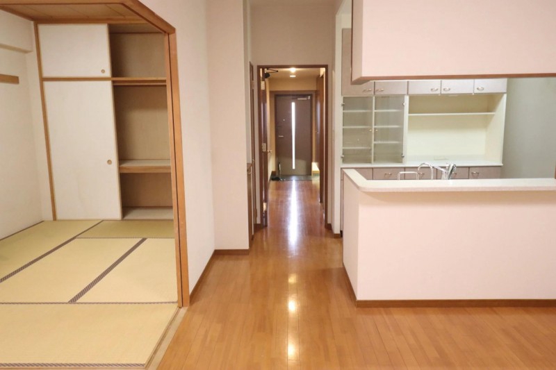 エバーライフ新飯塚の居間写真