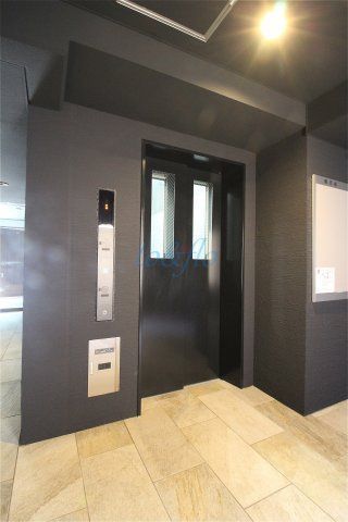 東急東横線 武蔵小杉駅 バス乗車時間：25分 最寄りバス停で下車 徒歩1分 7階建 築4年の外観写真