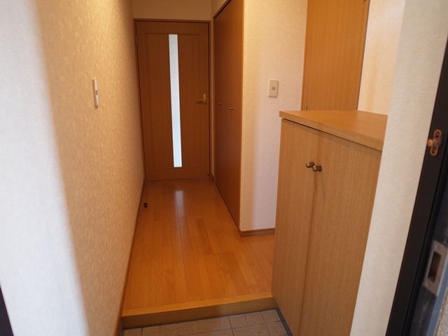 リーセント春町の玄関写真