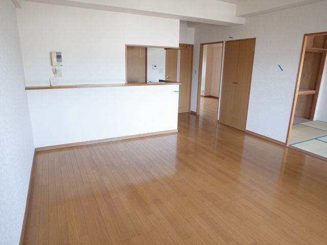 リーセント春町の居間写真