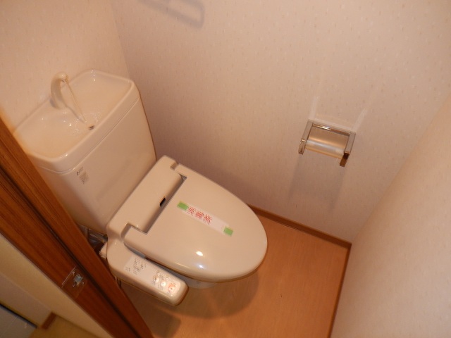 地下鉄御堂筋線 江坂駅 徒歩6分 8階建 築21年のトイレ写真