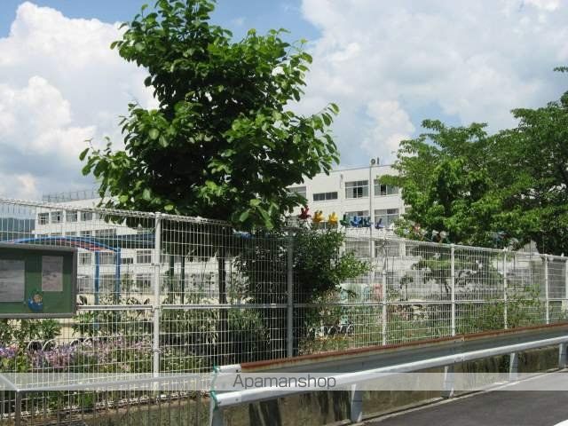 小学校　高槻市立北清水小学校（小学校）まで764m