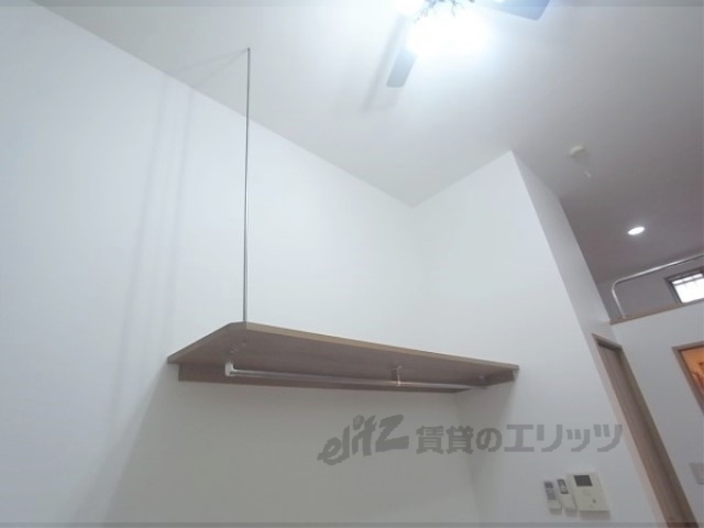 収納　吊り棚収納
