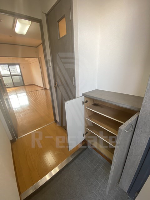 地下鉄空港線 中洲川端駅 徒歩8分 13階建 築23年の玄関写真