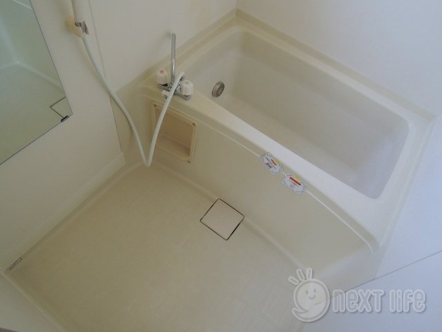 西武多摩川線 多磨駅 徒歩7分 2階建 築37年の風呂写真