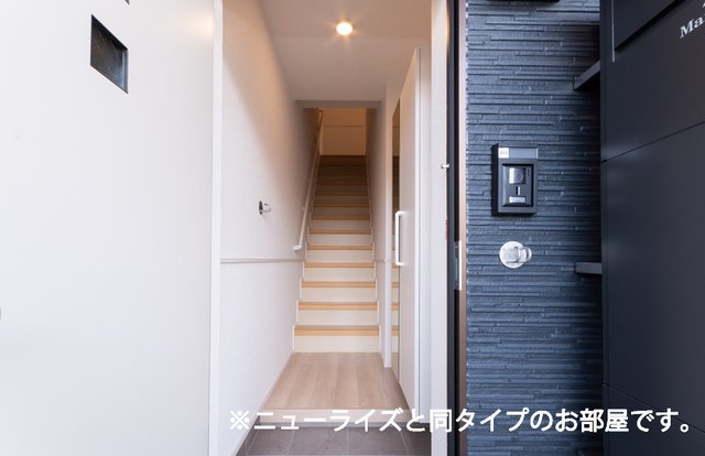 アメージング スクエア Bの玄関写真