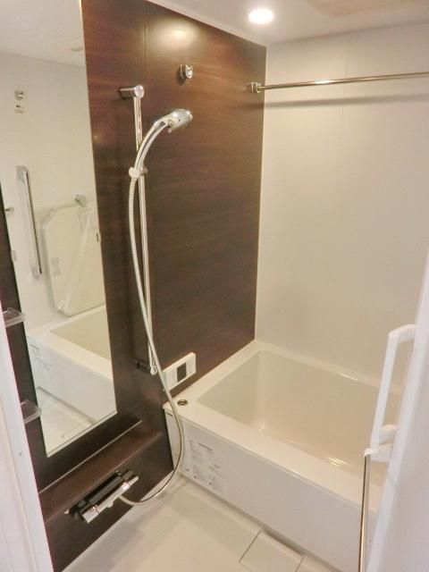 バス・シャワールーム　浴室乾燥機付き