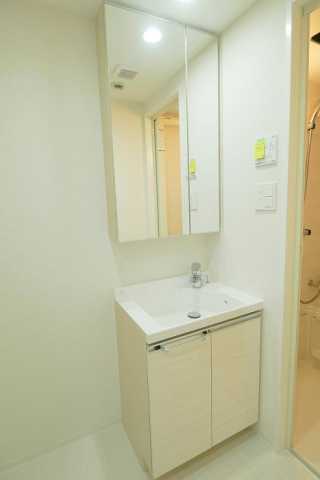 洗面設備　PREMIUM　CUBE池袋要町の洗面所