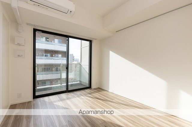 パークアクシス横濱高島町の居間写真