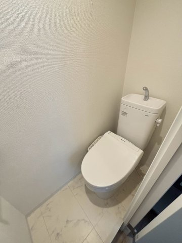 トイレ　別号室の画像です