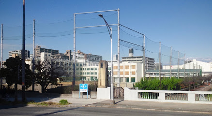中学校　大阪市立鯰江中学校（中学校）まで745m