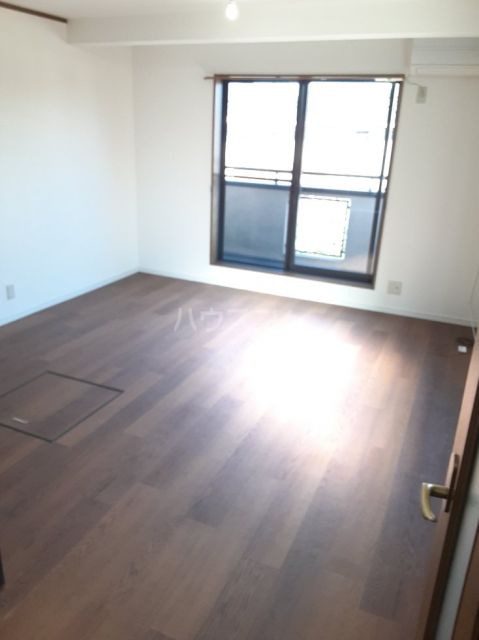 横浜市港北区小机町戸建の内装写真