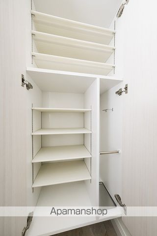 地下鉄箱崎線 呉服町駅 徒歩14分 15階建 築8年の玄関写真