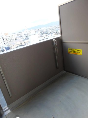 バルコニー　バルコニーからの眺めを楽しみながら食事をしませんか