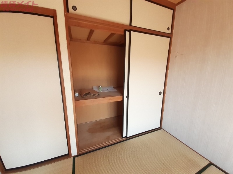 収納　同建物別部屋反転タイプです。