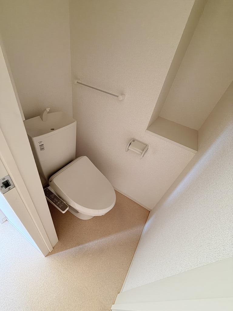 ＪＲ山陽本線 福山駅 徒歩58分 3階建 築9年のトイレ写真