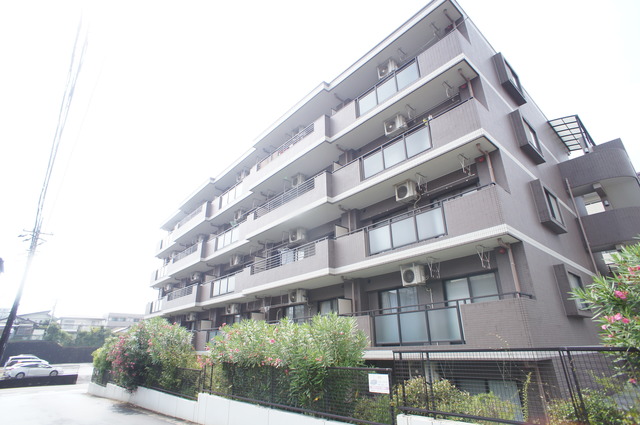 建物外観　現地待合せで内見できます。