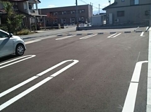 駐車場　駐車場に車を止められます