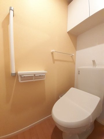 トイレ　ゆったりとした空間のトイレです