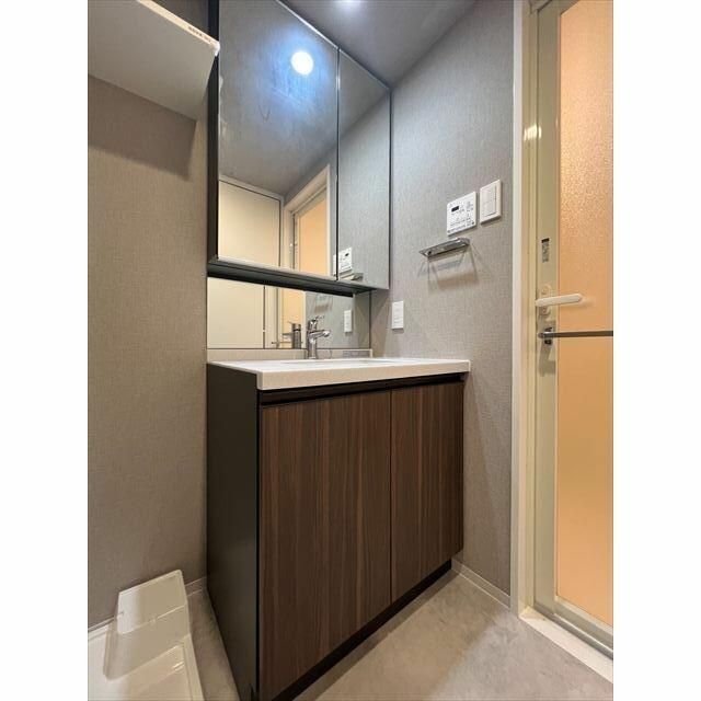 洗面設備　写真は同タイプ住居です。