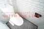 トイレ　落ち着いた色調のトイレです