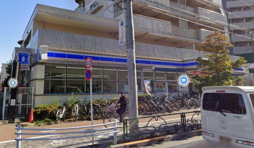 コンビニ　ローソン 板橋蓮根三丁目店（コンビニ）まで591m