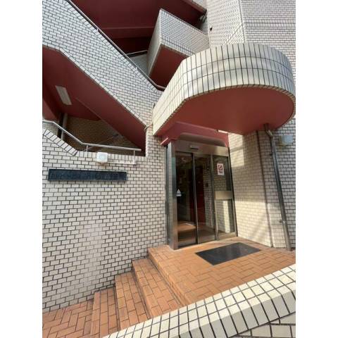 エントランス　※別室参考写真