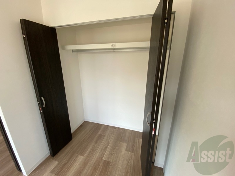収納　寝室の収納です。部屋がすっきり片付きます。