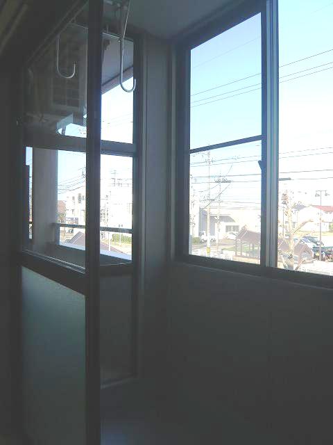 その他部屋・スペース　サンルーム　お天気に左右されずに洗濯物が干せます♪