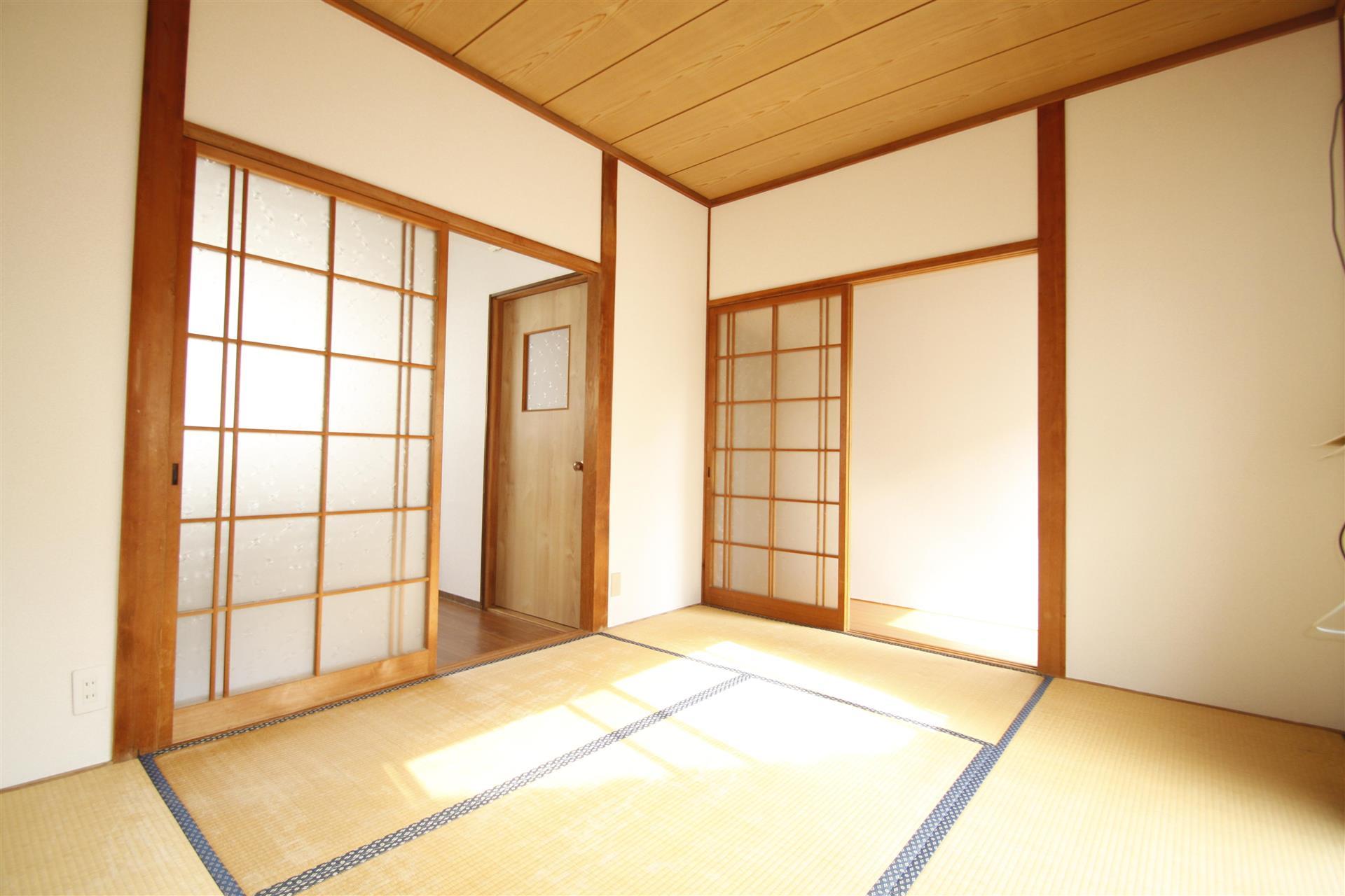 居室・リビング　東側の和室