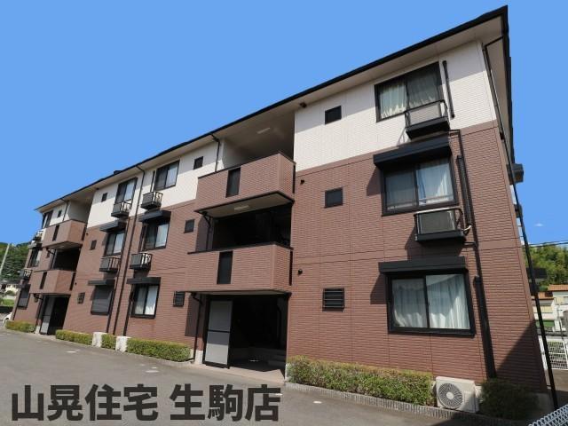 【生駒市小瀬町のアパートの建物外観】