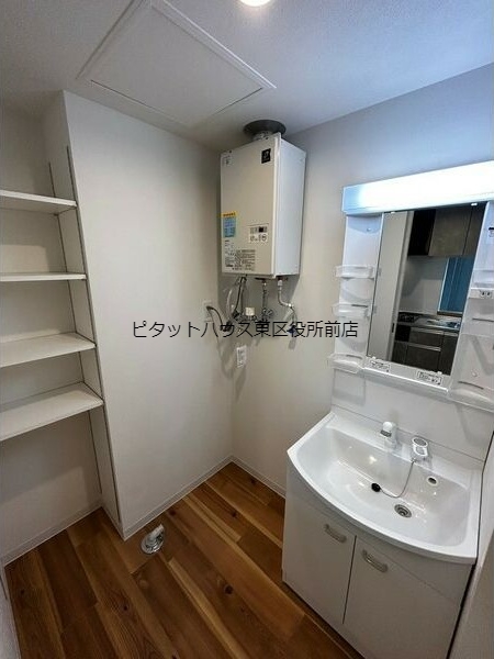 【札幌市東区北三十六条東のマンションの洗面設備】