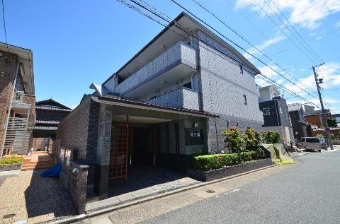 レジデンス滝子館の建物外観