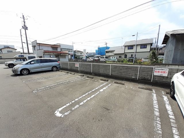 【柴田郡柴田町船岡中央のマンションの駐車場】