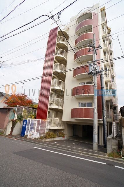 ロイヤルパレス神明町の建物外観