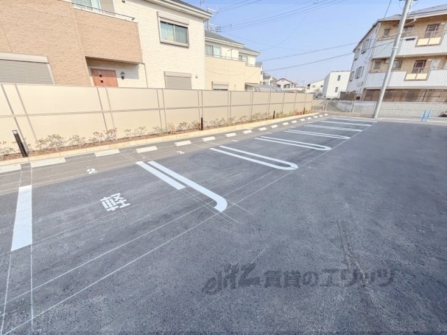 【交野市幾野のアパートの駐車場】