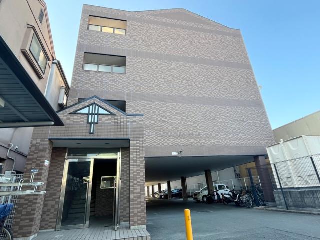 門真市深田町のマンションの建物外観