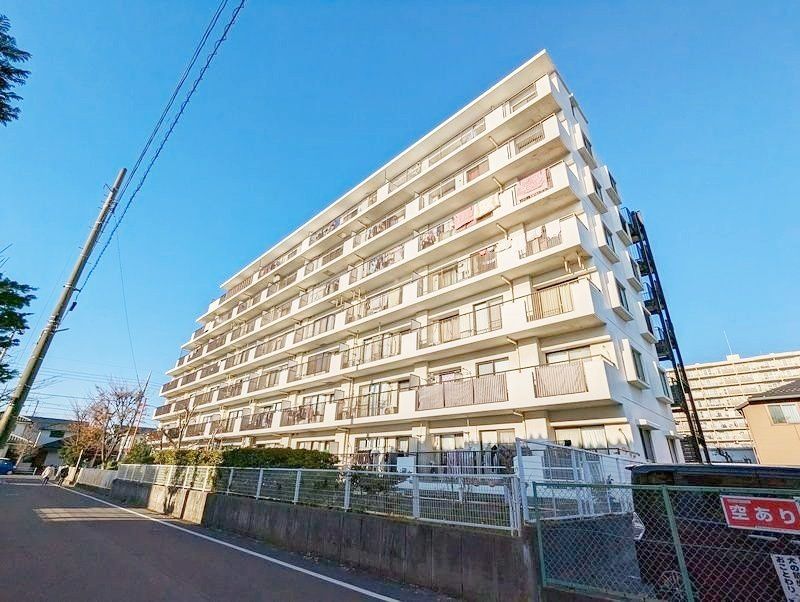 市川市南大野のマンションの建物外観