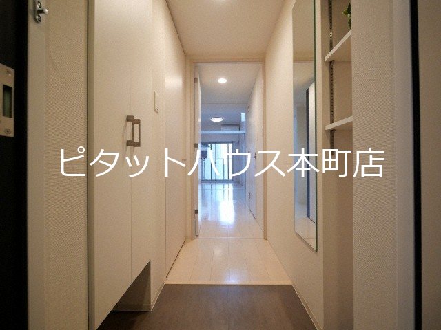 【大阪市中央区粉川町のマンションの玄関】