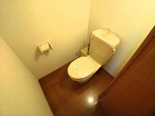 トイレ　明るく清潔感のあるトイレ