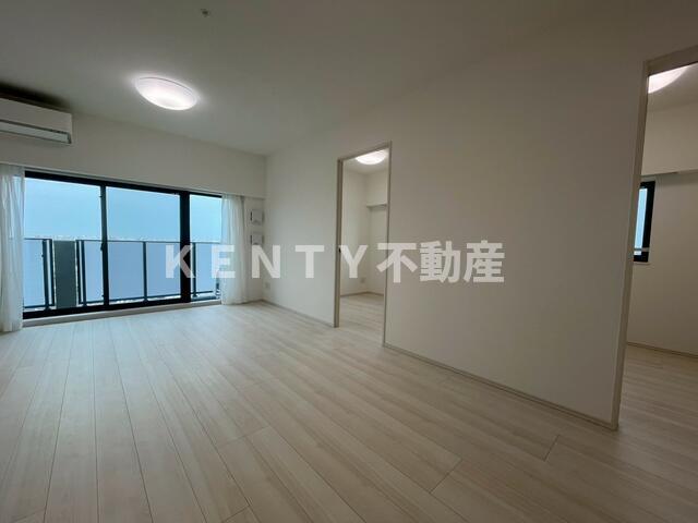 居室・リビング　こちらのリビングで趣味の時間をお楽しみください