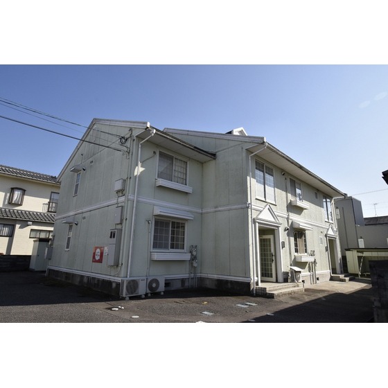 トゥインクル根塚の建物外観