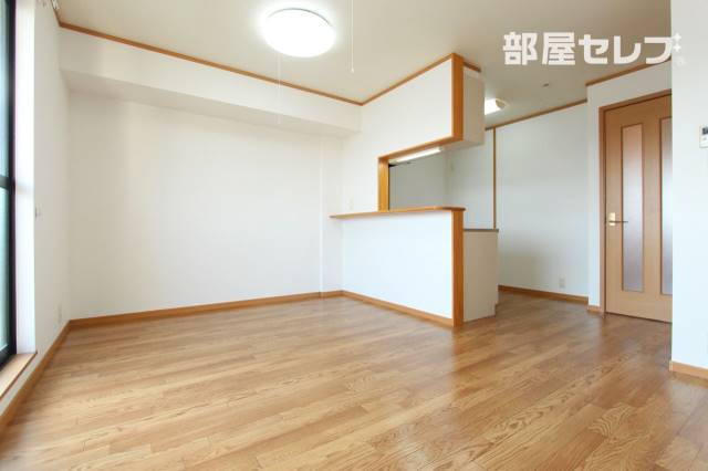 居室・リビング　※２０２号室の写真です。