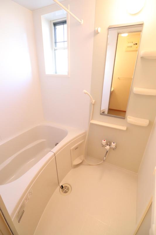 バス・シャワールーム　1　浴室乾燥機、追い焚き付きバス