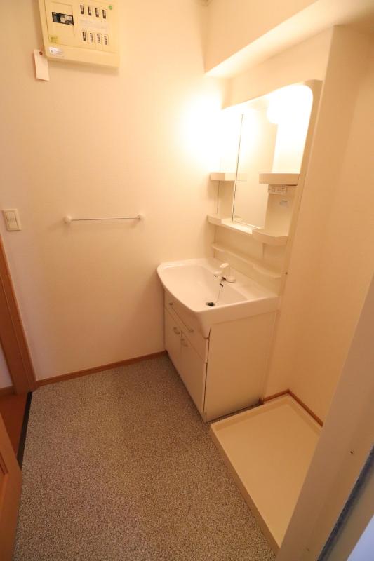 洗面設備　1　独立洗面台